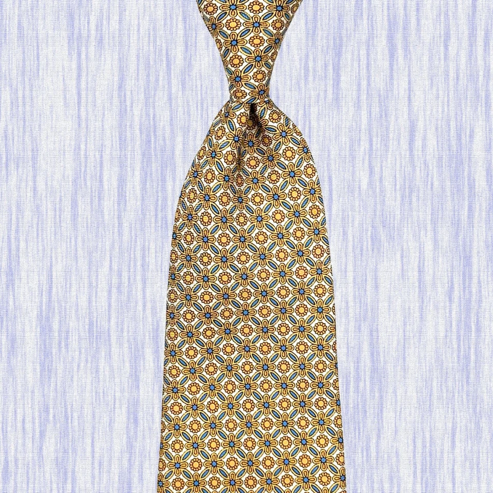 Brooks Brothers 346 Cream Tie - 2 Tone Yellow Blue Floral Pattern 100% Silk Tie - Image 4 of 4