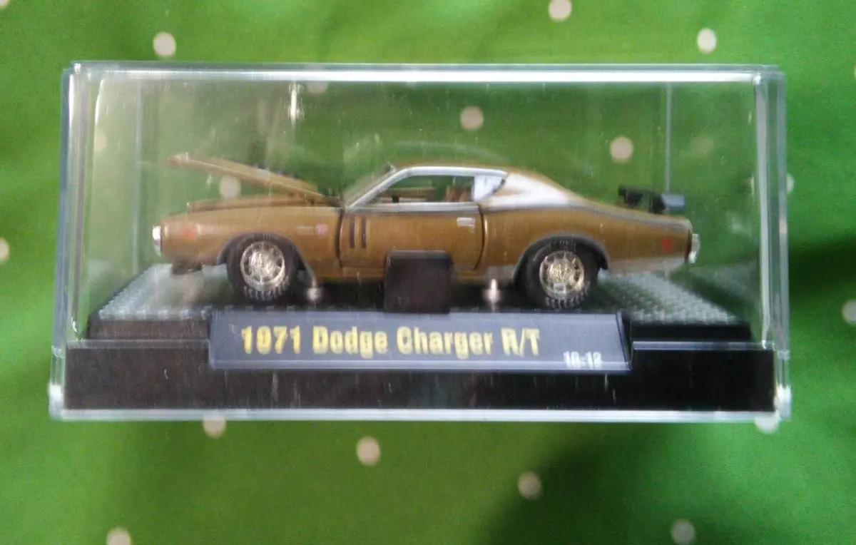 M2 machines 1971 Dodge Charger RT brown gold new in case 1/64