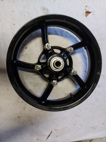Jante Avant Pour Scooter Gilera GP 800 (2011) – Pièce D’occasion Fonctionnelle