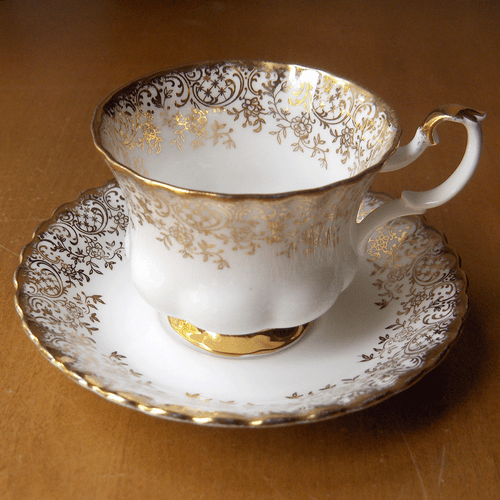 Royal Albert Montrose cup and saucer set~4235~Bone China~made in England~Stellar