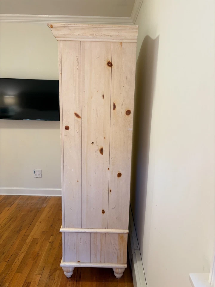 Ethan Allen Armoire Farmhouse Pine RETIRED - Image 4 of 4