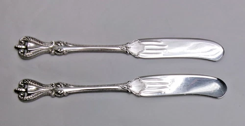 2 OLD COLONIAL STERLING SILVER FLAT SPREADERS-CLASSIC/ORNATE 1898 TOWLE FINEST