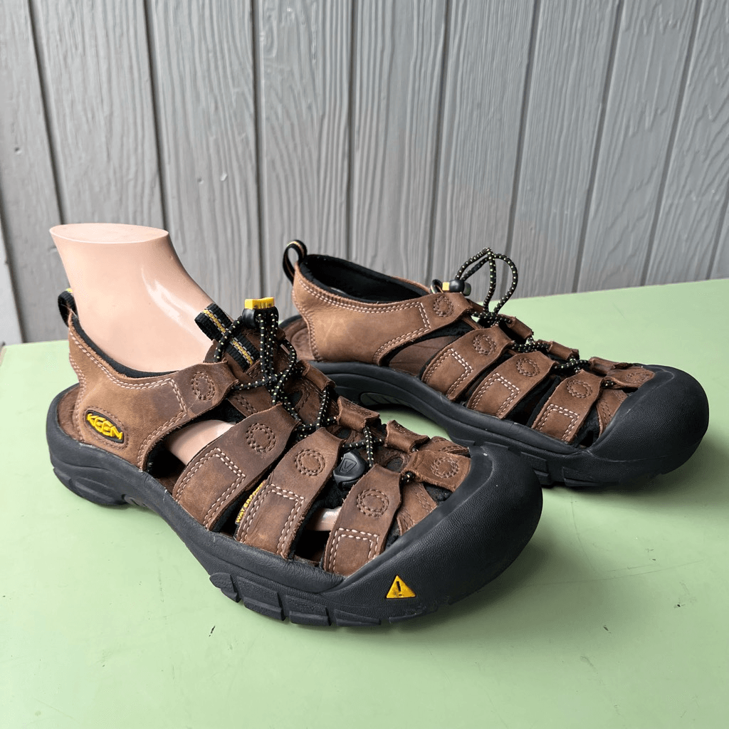 Sandali KEEN in pelle marrone Newport H2 da uomo 9 5 scarpa da trekking acqua $ 135