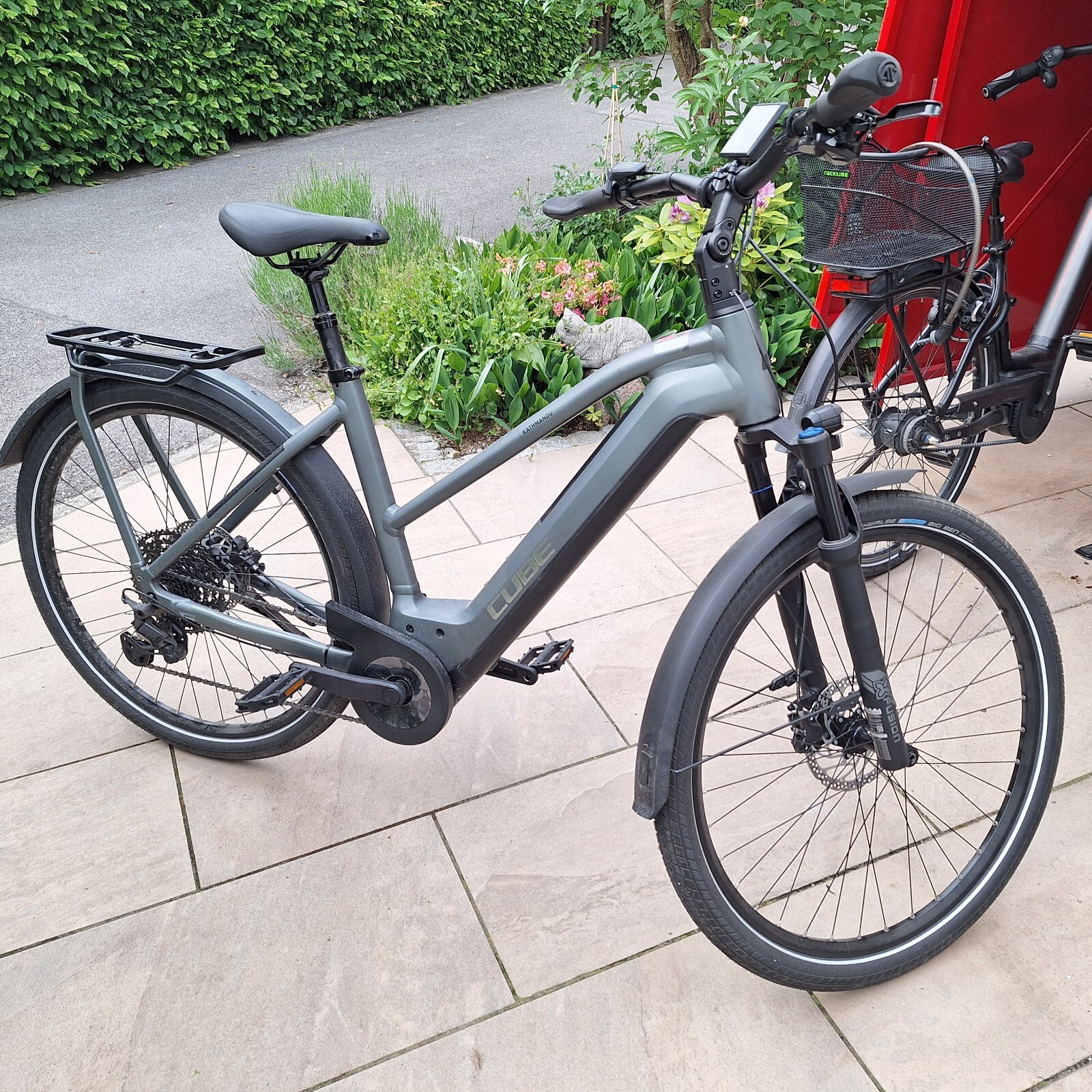 E-Bike CUBE Hybrid Pro 750 Trapez Modell 2024 unfallfrei wie neu Gr. M