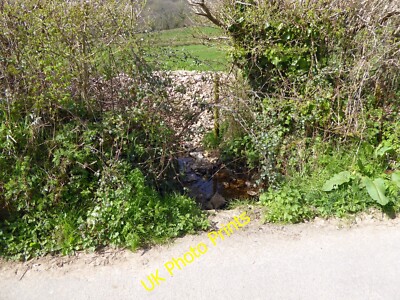 Foto 6x4 Tiny Bach bei Slade Tricombe Die Straße südöstlich von Slade fo c2015