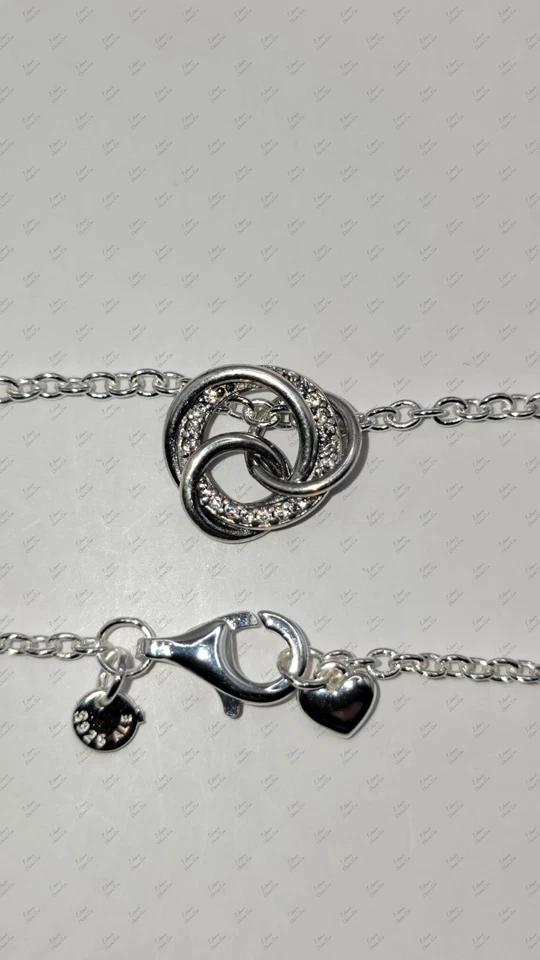 Auténtico conjunto de regalo de collar y pendientes colgantes siempre rodeados de la familia Pandora Foto 4 de 4