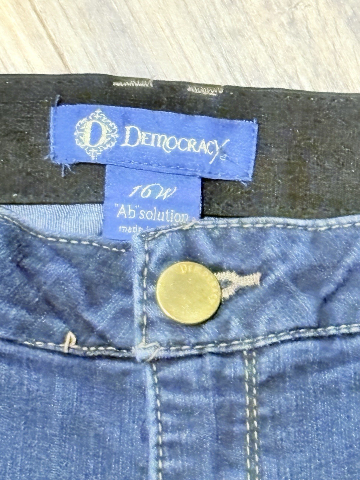 Democracy AB Solution Distressed Capri Women’s Si… - image 2