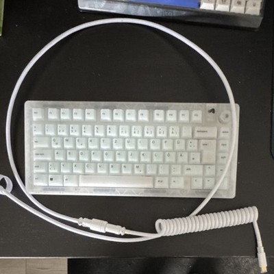 Glorious  GMKIK 3 Mechanische RGB Tastatur QWERTZ Transparent USB Deutsch