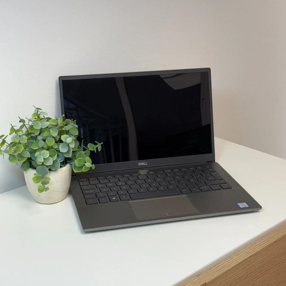 Dell Latitude 3301 · i5-8365U · 8GB · 256GB, foto 2 de 5