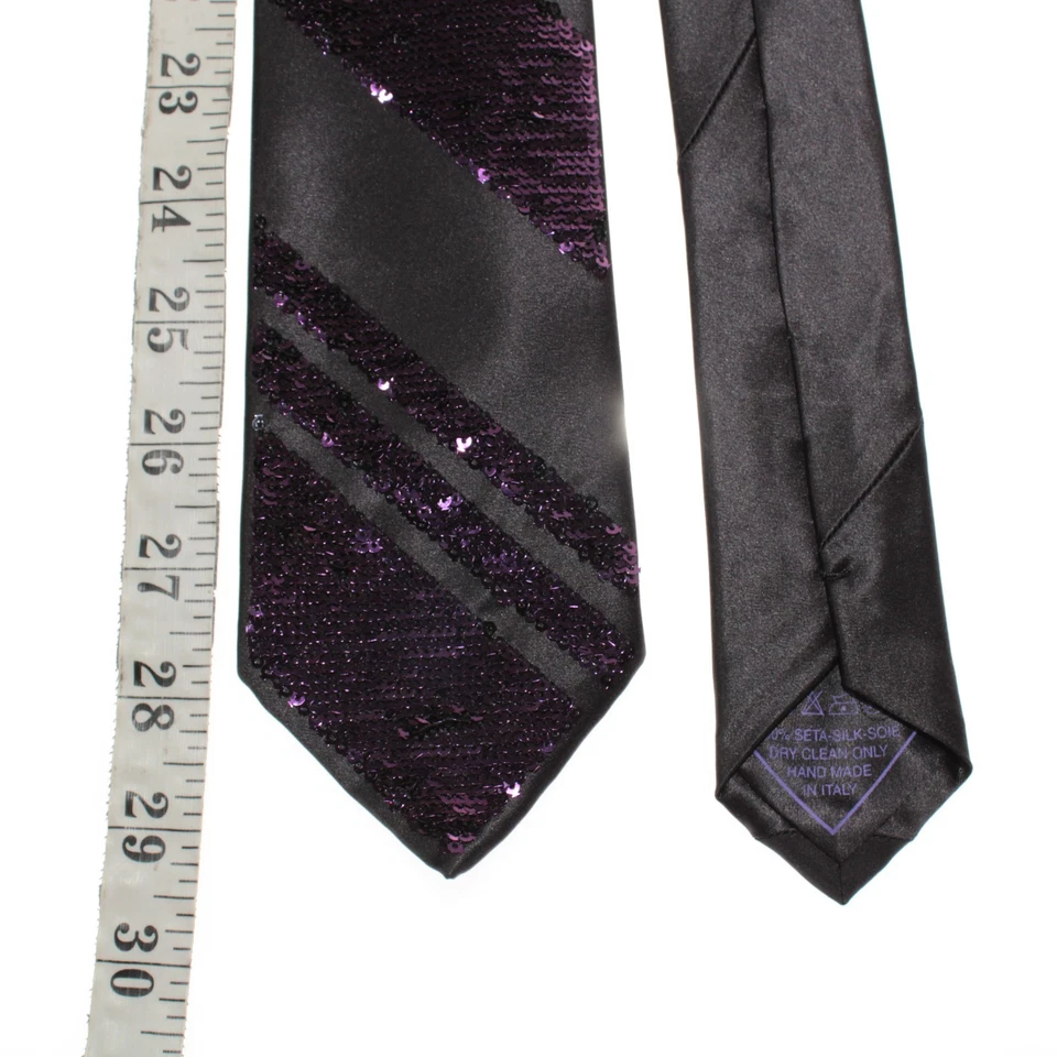 Corbata Italo Ferretti nueva con etiquetas negra con rayas de lentejuelas moradas 100 % seda Foto 4 de 4