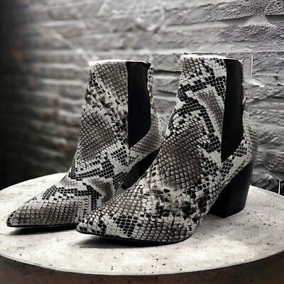 Qupid Booties Snake Skin Black White Block Heel Boots Women s Shoes Size 7.5