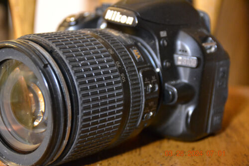NIKON D3100 w/18-105mm VR Lens GOOD CONDITION - Picture 1 of 15