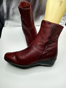 burgundy boots canada
