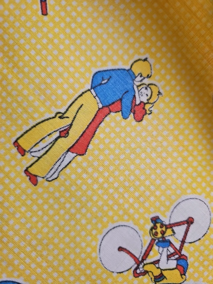 Estampado de tela vintage niños bailando jugando a montar bicicletas algodón artesanía 3 yardas NUEVO Foto 4 de 4