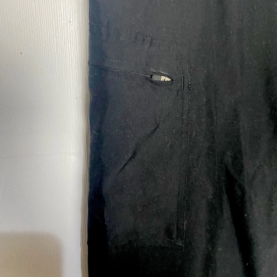LL Bean Cycling Capris Padded Women’s NWT Black Zip Pocket Pants Size Small. - Image 4 of 4