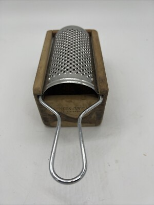 Casa & Cose Cheese Grater Shredder with Wood Box EUC