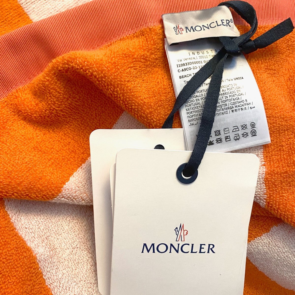 ビーチタオル MONCLER Beach towels MONCLER-NWT Tema 3 Allover Logo Beach Towel | eBay