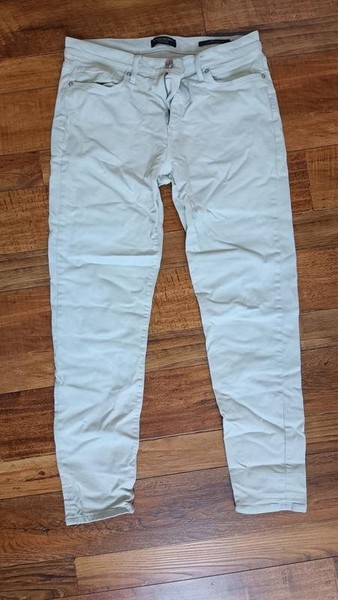 Women Banana Republic Jeans White 28 / M