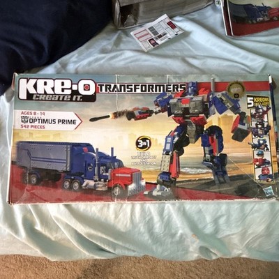 KRE-O Transformers Optimus Prime Interlocking Blocks Set 542 Pieces Ages 8-14