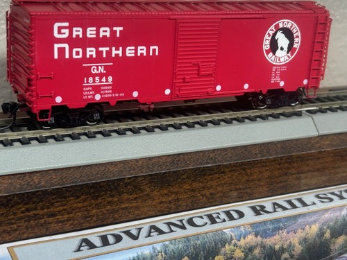 GREAT NORTHERN EMPIRE BUILDER VERMILLION RED- 40ft 12 PANEL BOX CAR HO Scale NEW - Picture 2 of 10