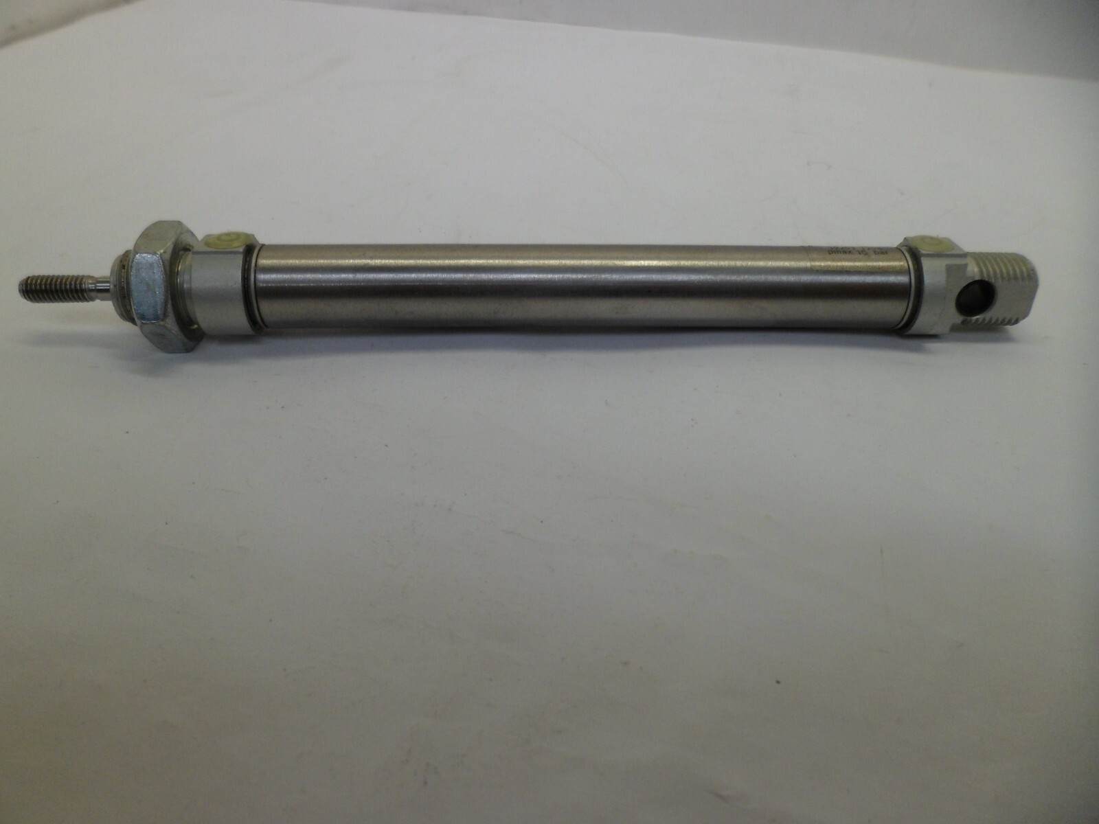 FESTO DSNU-16-100-P-A PNEUMATIC CYLINDER 16mm. BORE X 100mm. STROKE 6mm. ROD NOS