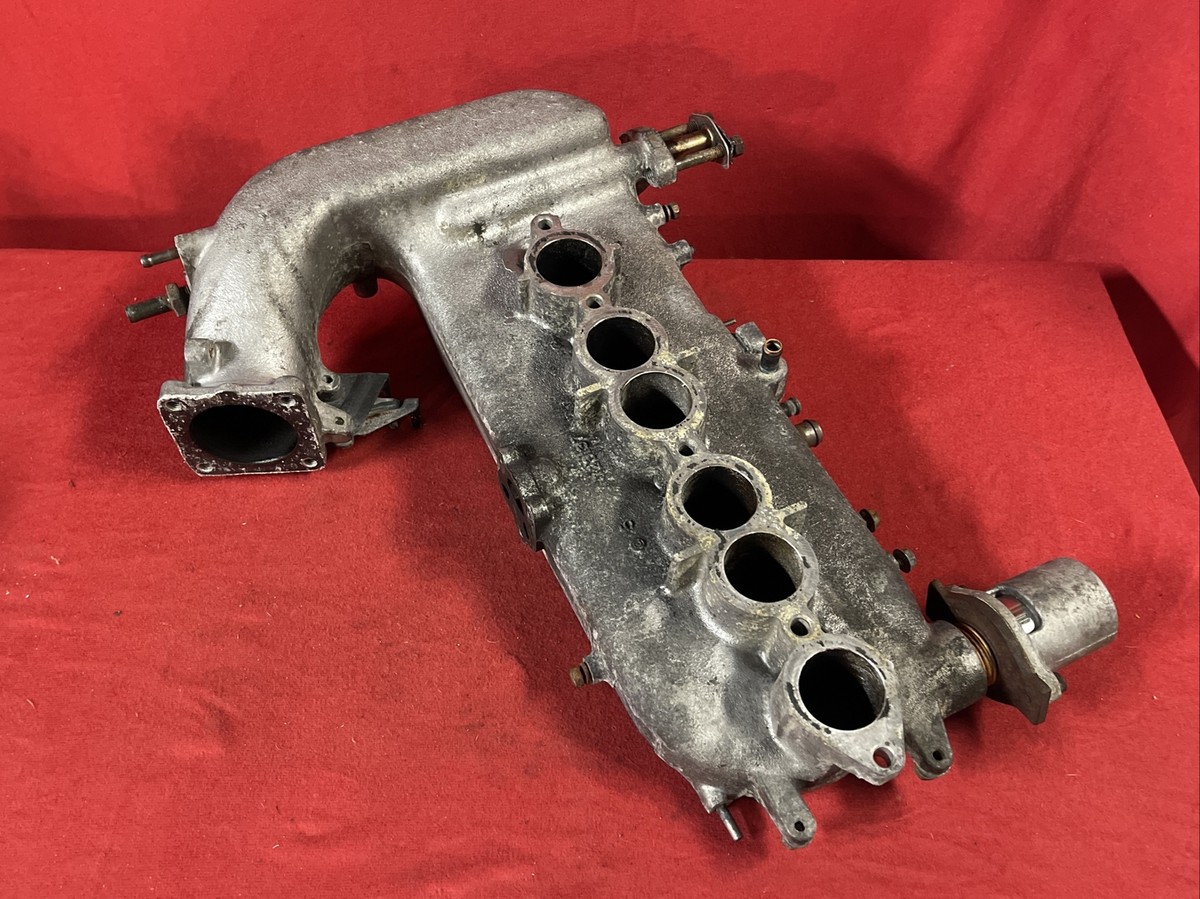 1984-1989 Nissan 300ZX Z31 Engine Upper Intake Plenum