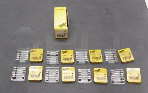NEW BOX OF 40 BUSSMAN AGC-20 FUSE 32VAC 20A