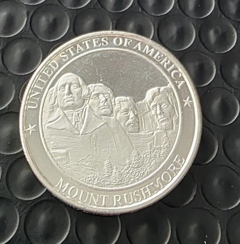 2 OZ. MOUNT RUSHMORE DANBURY MINT SYMBOLS OF AMERICAN .999 SILVER ROUND
