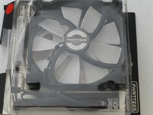 Phanteks PH-F140SP 140mm 3-Pin Case Fan White and Black - Picture 5 of 7