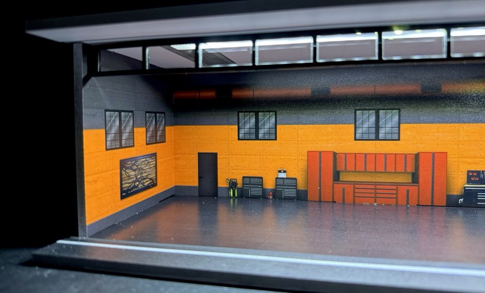 1/64 Scale Orange General Interior Garage Theme Diorama Display w/ LED ...