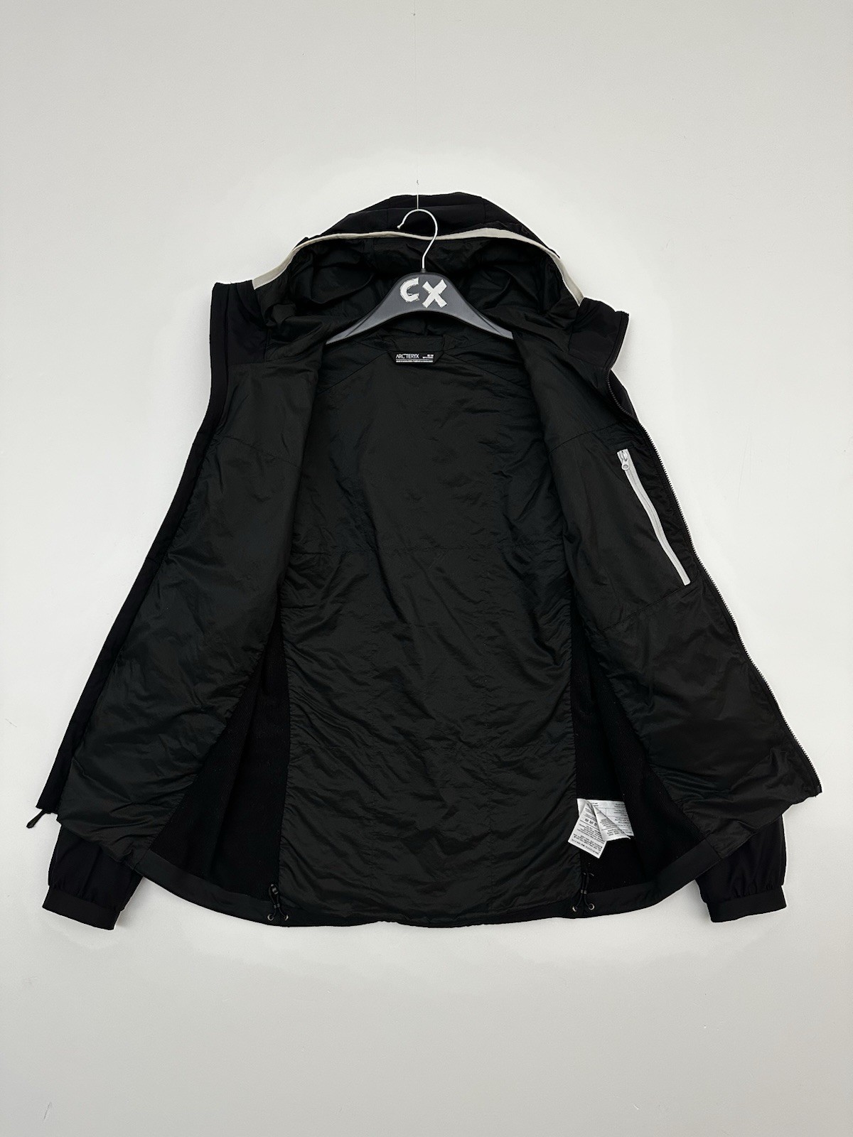 Arc'teryx Atom LT Hoody Men's Size M Orca Black White Insulated Jacket image 4