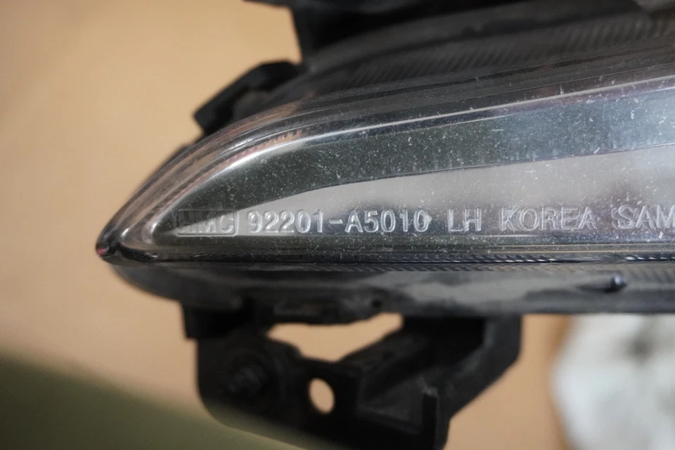 Faro antiniebla izquierdo del lado del conductor Hyundai Elantra 2014 2015 2016 OEM 92201A5010 Foto 4 de 4