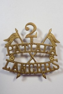 India: 2nd Battalion Patalia Lancers original WW1 Shoulder Title.