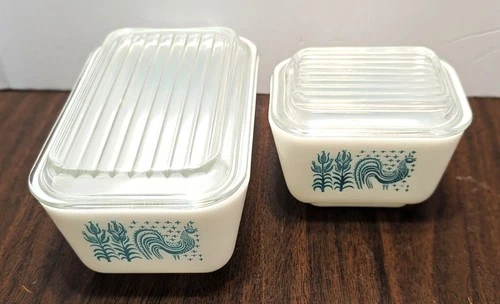 Vtg Pyrex Amish Butterprint Refrigerator Dishes w Lids 501, 1.5 Cups 502, 1.5 pt