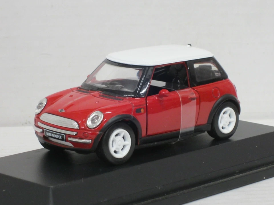 Mini Cooper in rot mit weißem Dach, 1/32, New Ray, ohne OVP in Vitrine - Bild 2 von 4