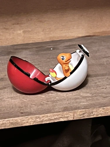 Figurines Pokemon pokeball Salamèche Reptincel 