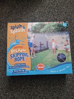 Super Splash Springseil Wasser Garten Spiel mit Sprinkler 285 cm Länge - Neu