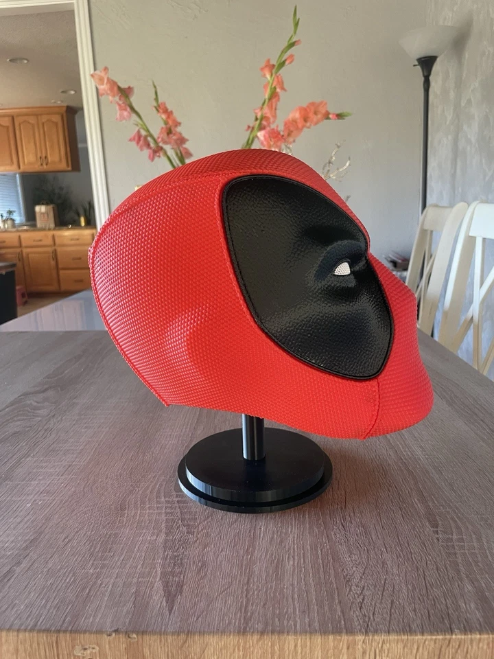 Máscara Deadpool con conexiones magnéticas - Casco impreso en 3D perfecto para disfraces Foto 4 de 4