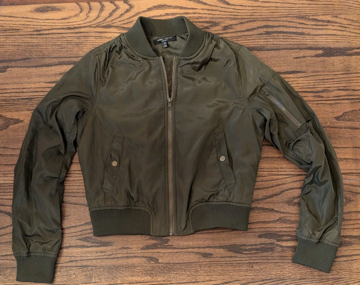 Romeo and Juliet Women's Bomber Army Green Jacket Size Medium Zip Up