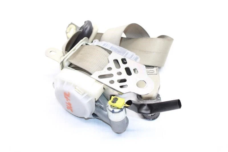 Infiniti G37 V36 2011 convertible #266 cinturón de seguridad delantero derecho con pre-choque Foto 3 de 4