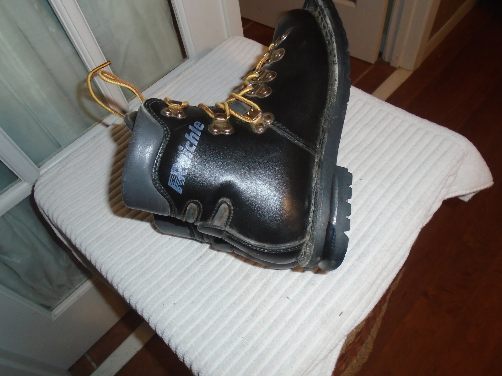 Raichle Vintage Cross Country Ski Boots Black Leather Size 37 made in