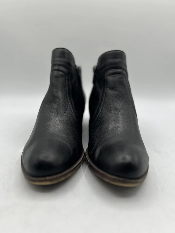 Lucky & Brand Basel Women's Sz 8 Black Leather Cuban Heel Almond Toe Side Zip - Image 2 of 4
