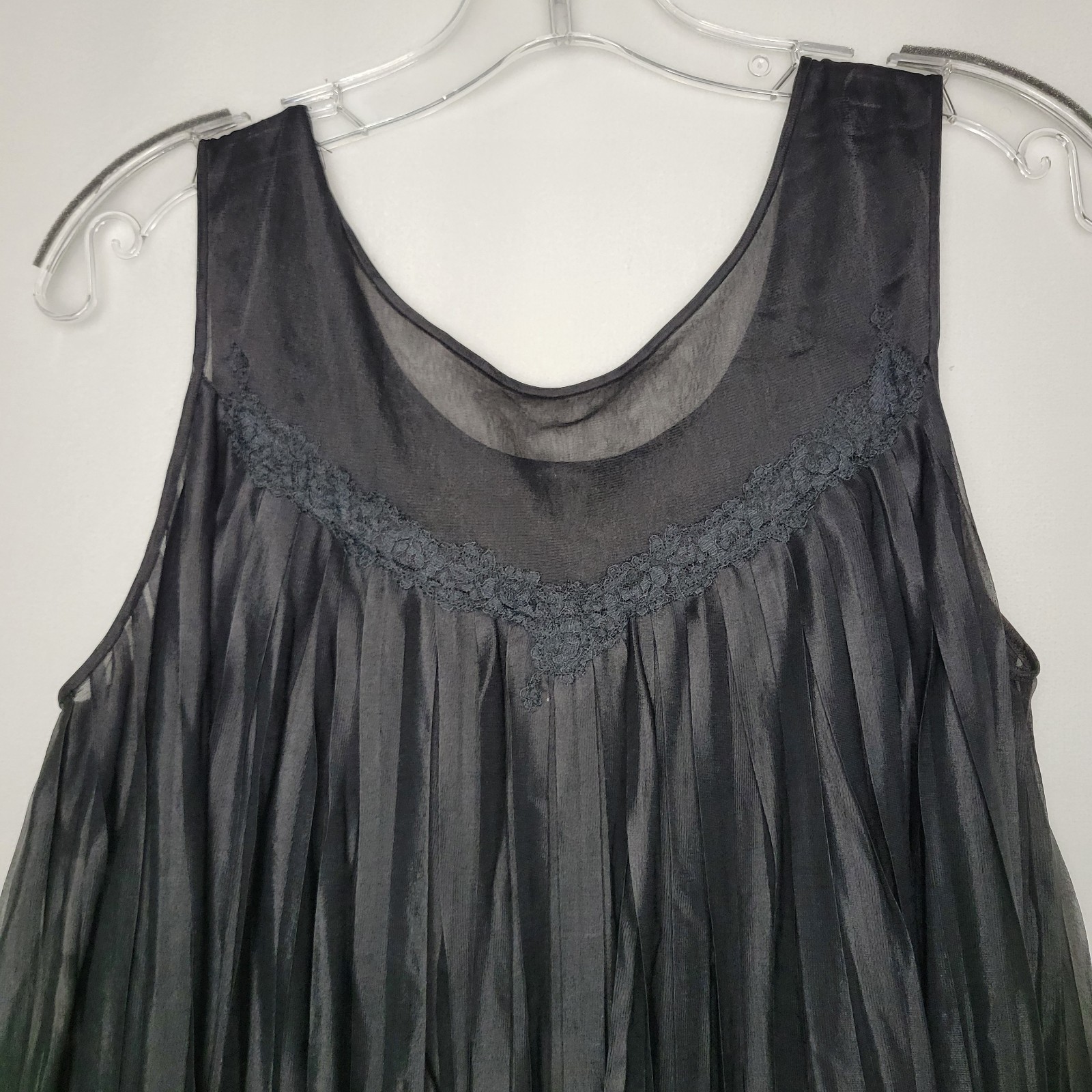 Vintage Carol Brent Women’s Medium Sleeveless Nylon Nightgown Black Pleated