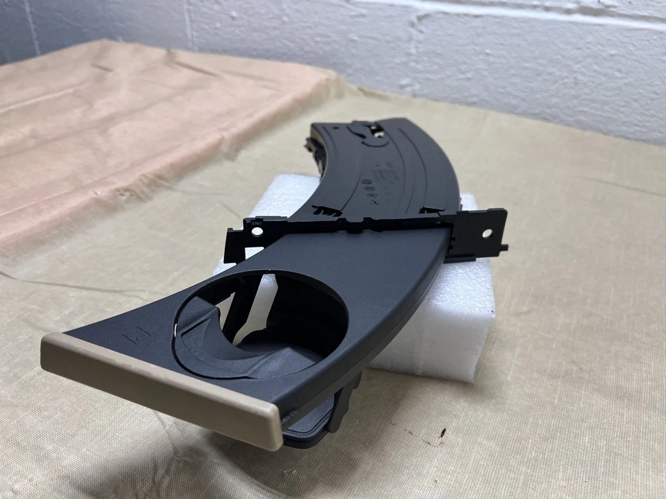 Par portavasos delantero izquierdo y derecho beige bmw 325i 330i 335i 328i M3  Foto 2 de 4