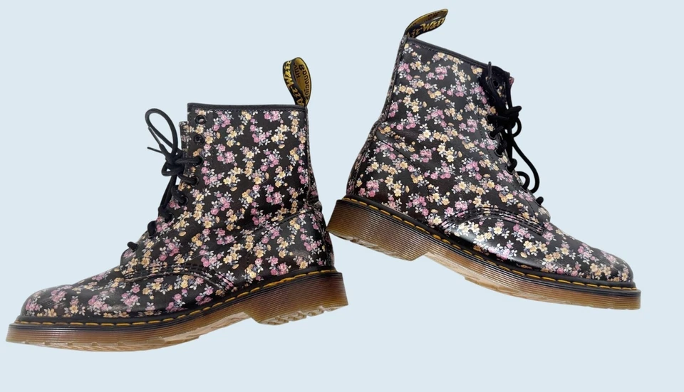 DR. MARTENS 1460 8 Hole Black Floral Pascal Lace Up Boots Size 8 - Image 2 of 4
