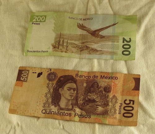 2 x Mexico 200 Pesos & 500 Pesos- 2015 Paper Money Banknotes Currency LOOK - Picture 2 of 2