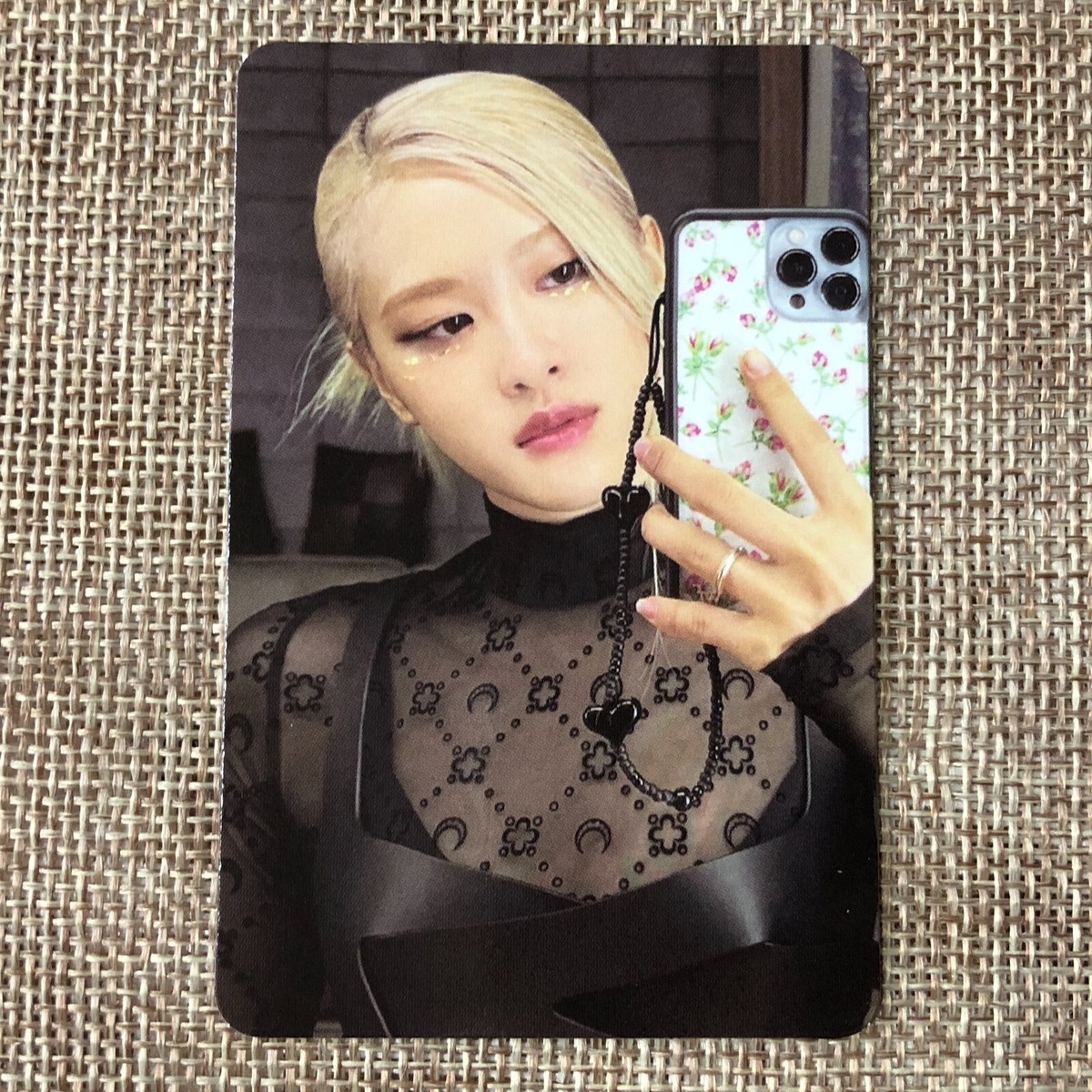 BLACKPINK ROSÉ ROSE universal music トレカ Official Rose Blackpink Born pink World Tour Trading | Depop