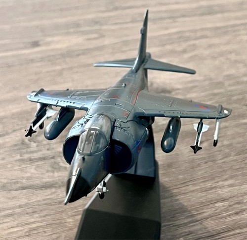RAF Navy BAE Sea Harrier Model Aircraft 1/72 Diecast NEW - Foto 16 di 16