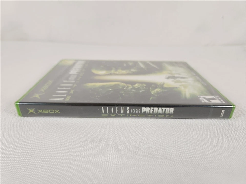 Aliens Versus Predator Extinction - XBox Video Game (Microsoft, 2003) - Image 3 of 4