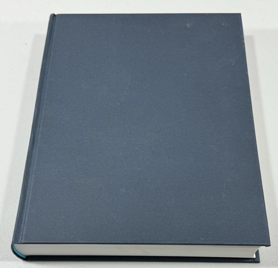 Oxford Latin Dictionary Volume 1 ONLY (A-L) ISBN 9780199580316 - Image 2 of 4